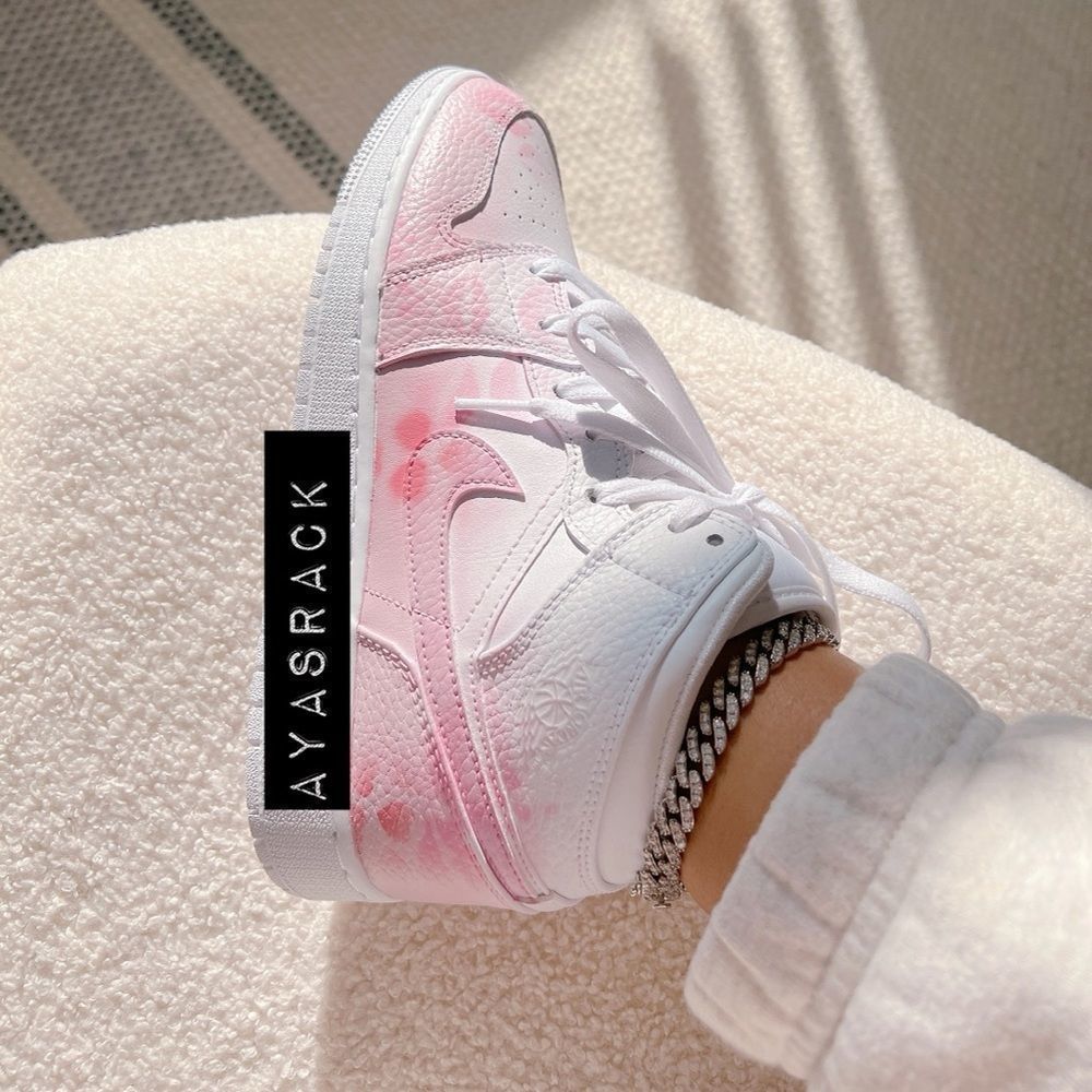 Custom painted Air Jordan 1 mid - Picture 4 of 5